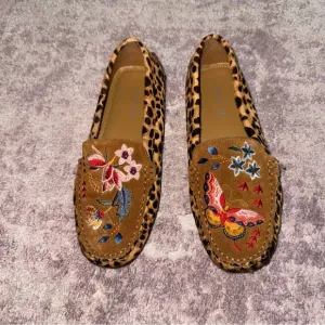 Johnny Was 7 Taline Leopard Cheetah Floral Embroidered Moccasins Slip on Shoes