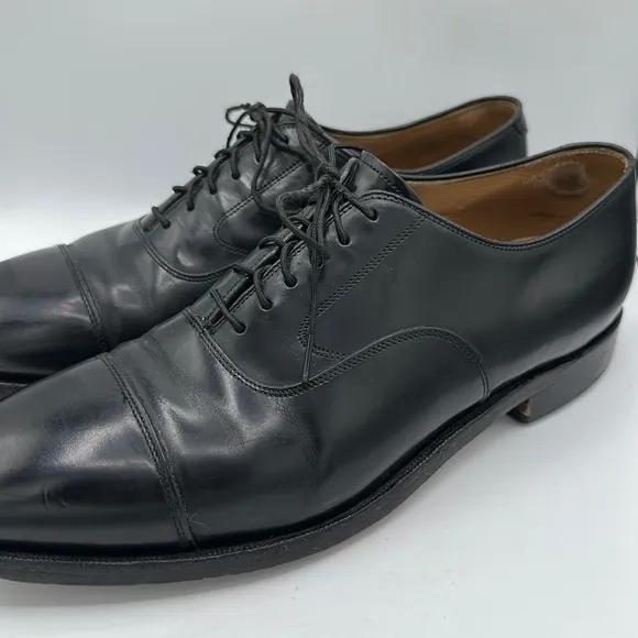 Johnston &amp; Murphy black cap toe Oxford dress shoes, size 10