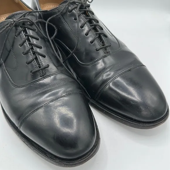 Johnston &amp; Murphy black cap toe Oxford dress shoes, size 10