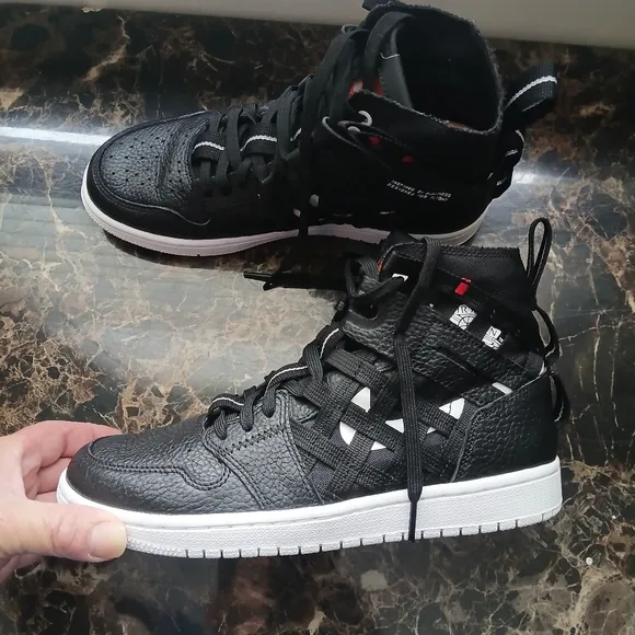 Jordan 1 Cargo Streetwear/Lifestyle Shoes Size 7.5 Men/9 Women