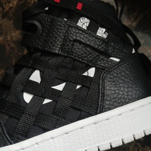 Jordan 1 Cargo Streetwear/Lifestyle Shoes Size 7.5 Men/9 Women