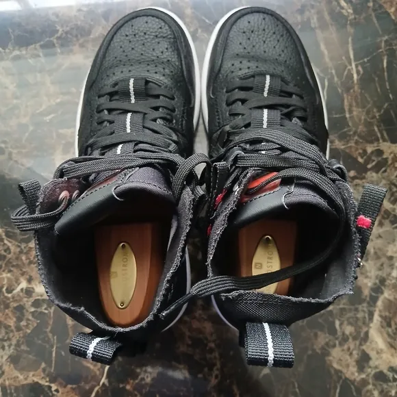Jordan 1 Cargo Streetwear/Lifestyle Shoes Size 7.5 Men/9 Women