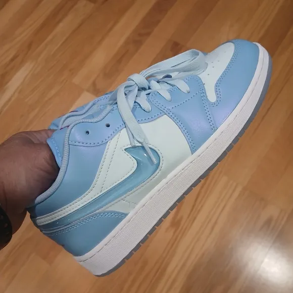 Jordan 1 Low SE Streetwear/Lifestyle Basketball Shoes Size 7 Youth/8.5 Women