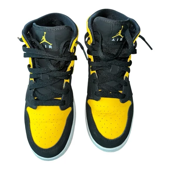 Jordan 1 Mid Little Kids Shoes Black/Varsity Maize-White size 6Y