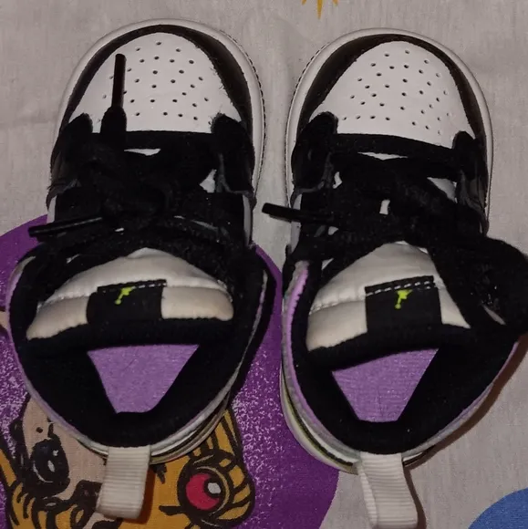 Jordan 1 Mid Pastel Black Toe Shoes 1s Nike Youth 4C Toddler