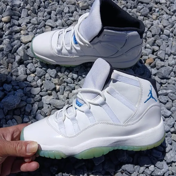 Jordan 11 Retro 'Legend Blue' 2014 Streetwear/Basketball Shoes  5.5 Youth/7 Wom