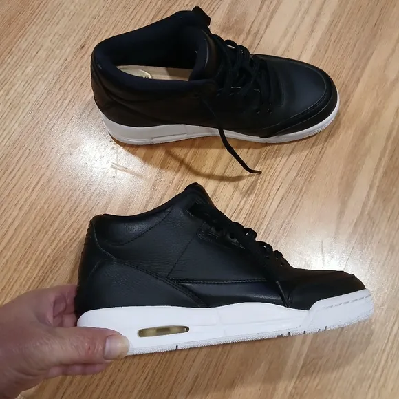 Jordan 3 Retro 'Cyber Monday' Streetwear/Lifestyle Shoes Size 5.5 Youth/7 Women