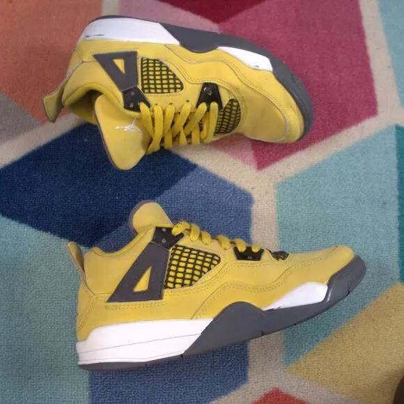 Jordan 4 Retro Lightning 2021 Kids Size 2Y  Shoes BQ7669-700