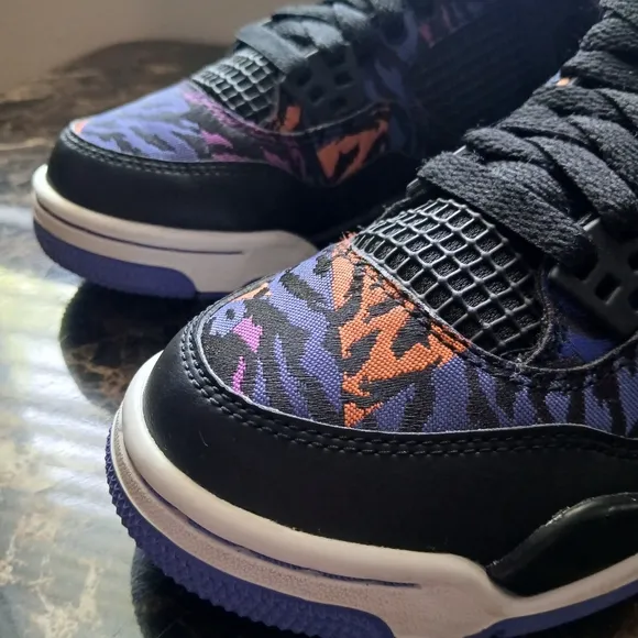 Jordan 4 Retro 'Rush Violet 'Streetwear/Lifestyle Shoes Size 4 Youth/5.5 Women