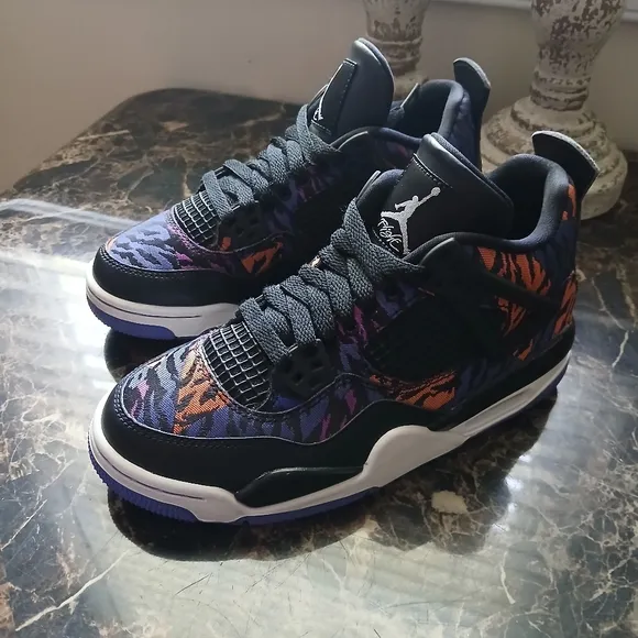 Jordan 4 Retro 'Rush Violet 'Streetwear/Lifestyle Shoes Size 4 Youth/5.5 Women