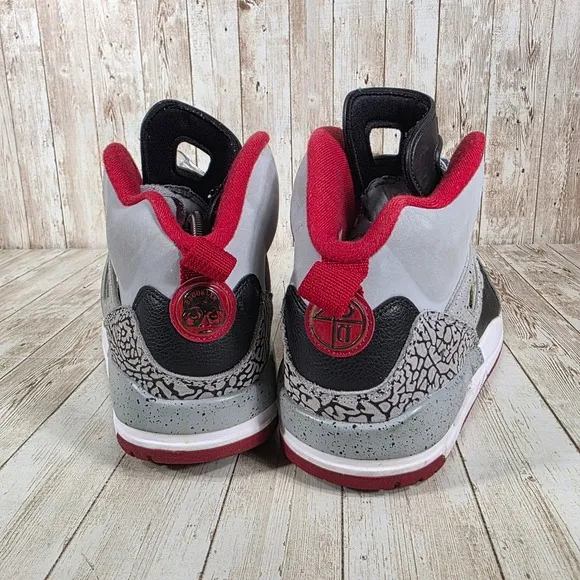 Jordan Spizike Basketball Shoes Cement Gray Red Accents Sneakers Size 11.5