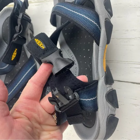 Keen Men’s Anatomical Footbed Sandals