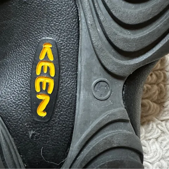 KEEN men's magnetic black Yogui slip on clog shoes 14