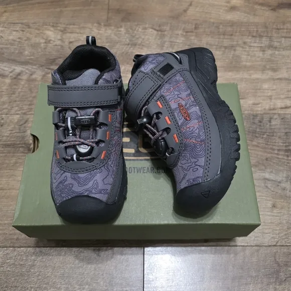 KEEN Targhee sports sandals toddler boys size 8