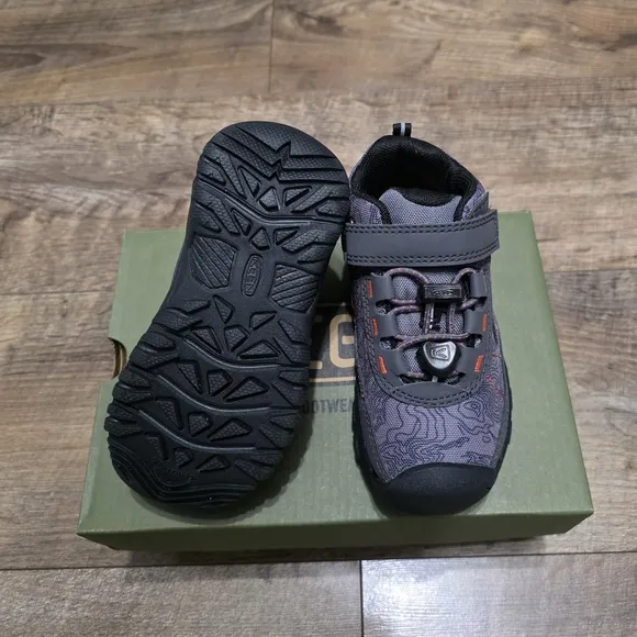 KEEN Targhee sports sandals toddler boys size 8