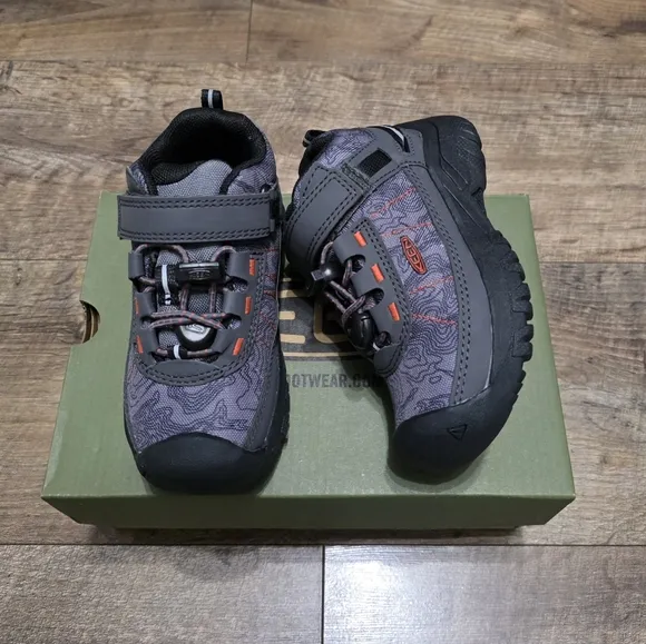 KEEN Targhee sports sandals toddler boys size 8