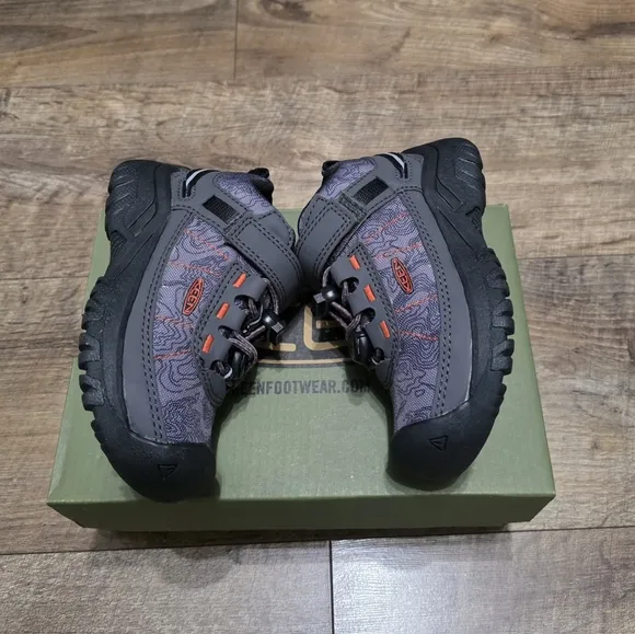 KEEN Targhee sports sandals toddler boys size 8