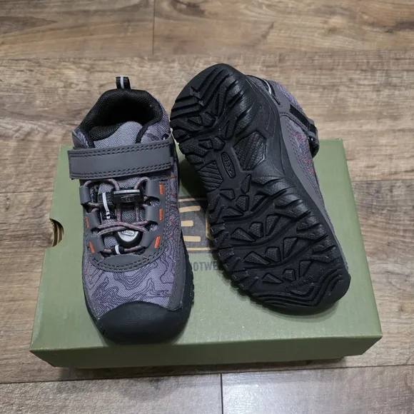 KEEN Targhee sports sandals toddler boys size 8