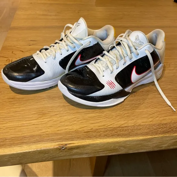 Kobe 5 Bruce Lee Size 12 Gently Worn