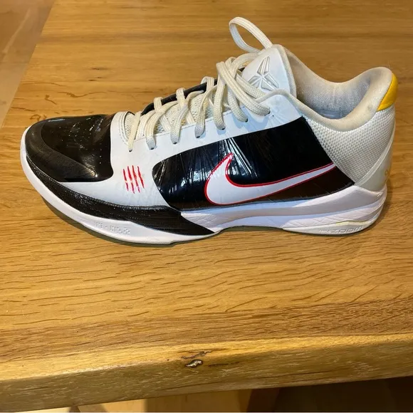 Kobe 5 Bruce Lee Size 12 Gently Worn