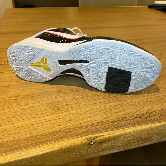 Kobe 5 Bruce Lee Size 12 Gently Worn