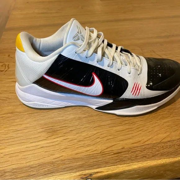 Kobe 5 Bruce Lee Size 12 Gently Worn