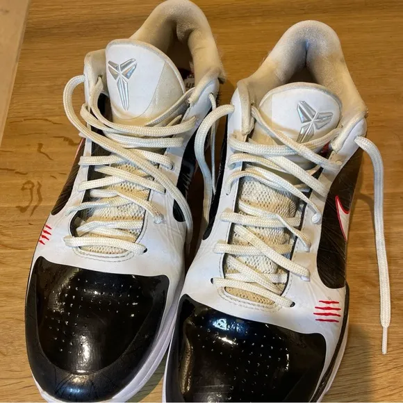Kobe 5 Bruce Lee Size 12 Gently Worn