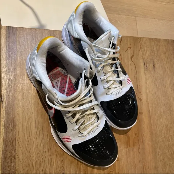 Kobe 5 Bruce Lee Size 12 Gently Worn