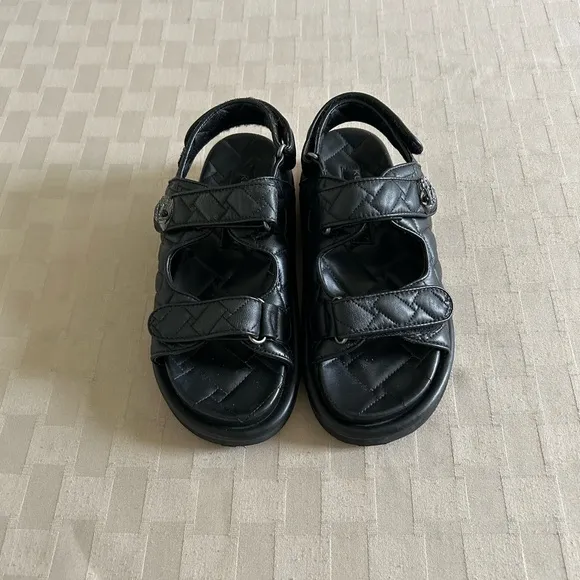 Kurt Geiger Orson Quilted Velcro Strap Sandals