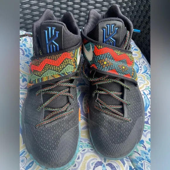 Kyrie 2 Nike Black History Month Shoes Size 10 Mens Basketball Streetwear Multi