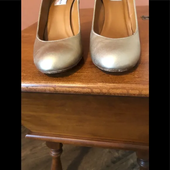 LANVIN PARIS vintage gold leather wedges