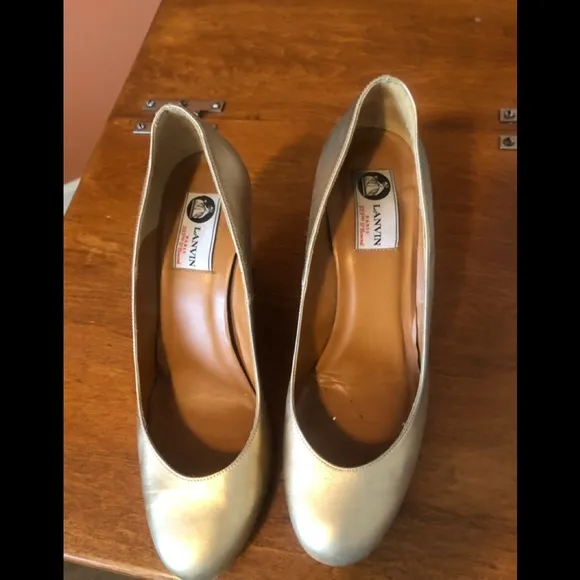 LANVIN PARIS vintage gold leather wedges