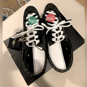 LAST PRICE - NEW Docs Air Wair Tokyo 1461 BLACK WHITE BOHO GOTH RETRO RARE