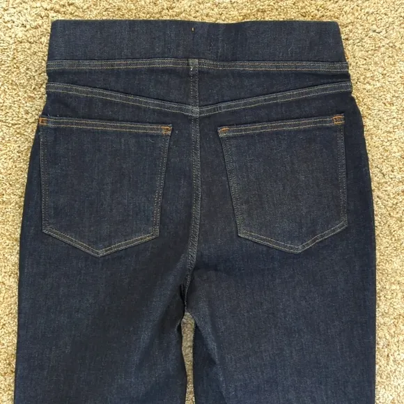 LIKE NEW Madewell Pull-On Skinny Flare Jeans in Havenley Wash Size 27