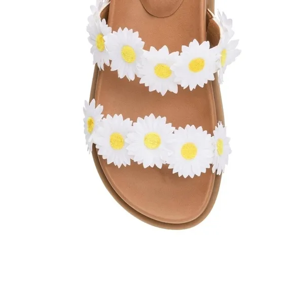 Lucky brand sandals with white &amp; yellow daisy straps