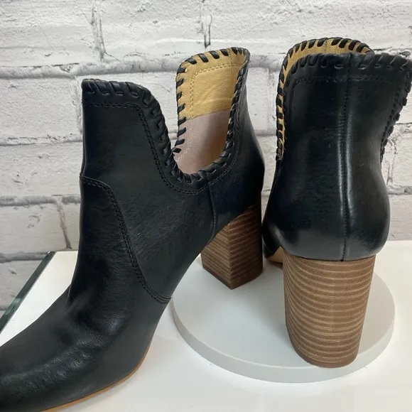 Lucky Brand Sivya Leather Ankle Boots Booties Chunky Heel size 9