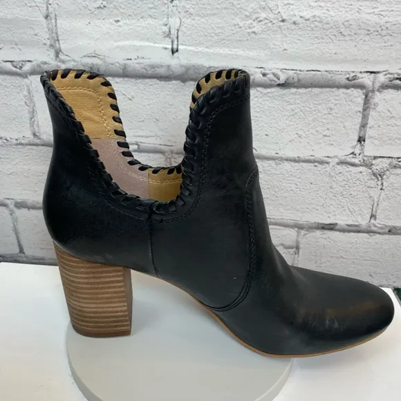 Lucky Brand Sivya Leather Ankle Boots Booties Chunky Heel size 9
