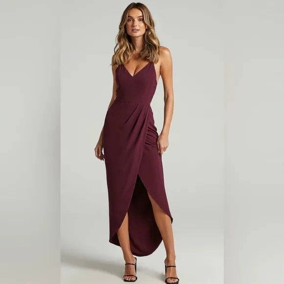LUCKY DAY MIDAXI DRESS - V NECK DRAPE DRESS IN WINE