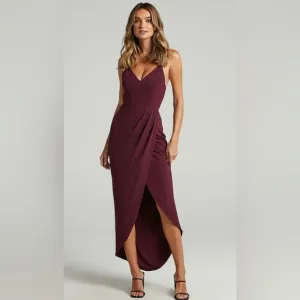 LUCKY DAY MIDAXI DRESS - V NECK DRAPE DRESS IN WINE