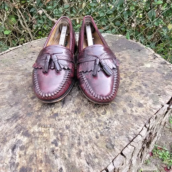Men Vintage Burgundy Tassel Loafers By Bass Size 8.5D/Men Designer Shoes