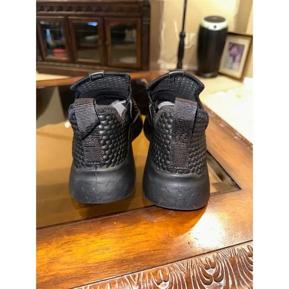 Men’s Ecco Therap Leather Slip On Sneakers. Size 10
