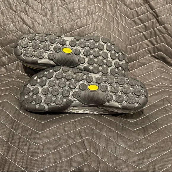 Men’s New Balance Vibram Minimus grey and yellow shoes. NEW, never worn!