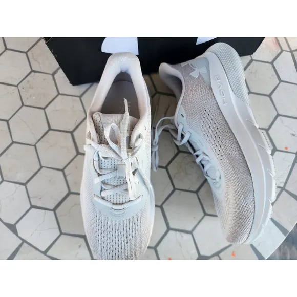 Men's Under Armour HOVR Turbulence 2 Athletic Shoes Size 8 White Cream Offwhite