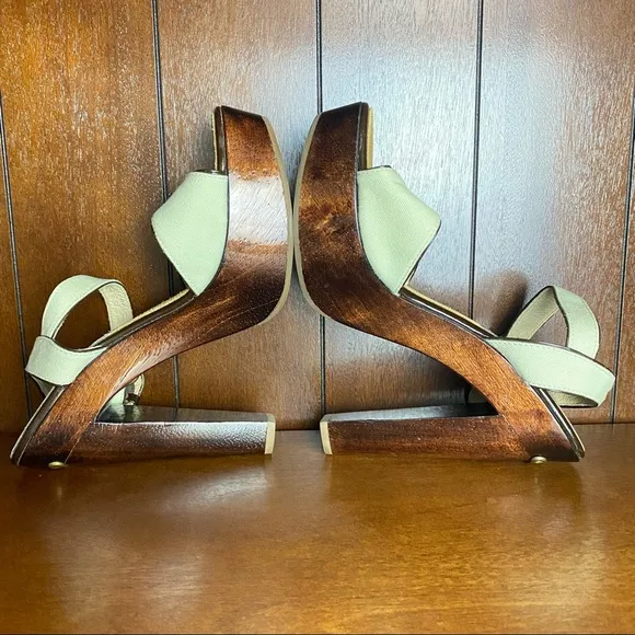 Michael Kors Leather Platform Wood Block Heel with Gold Logo Size 8M