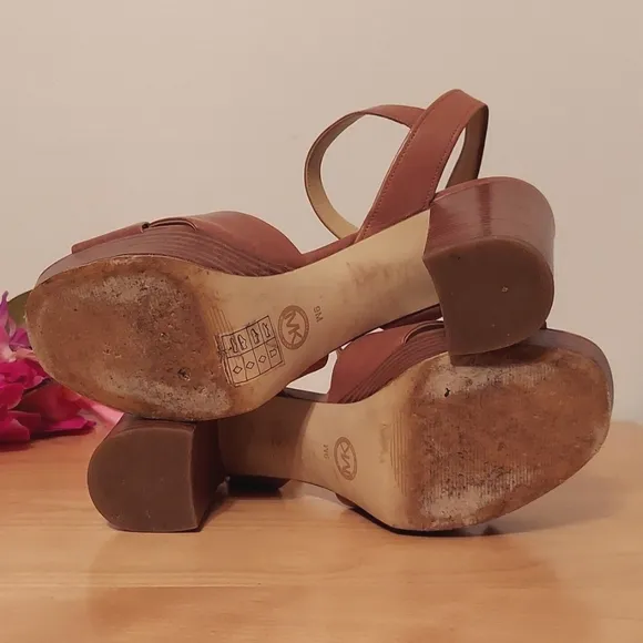 MICHAEL Michael Kors Sia Platform Sandals Size 9 Tan Camel Brown