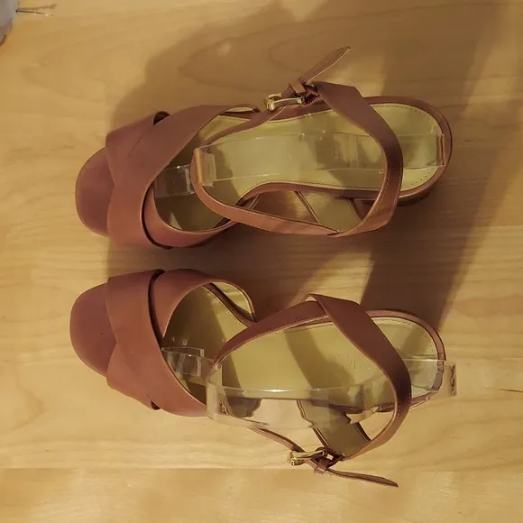 MICHAEL Michael Kors Sia Platform Sandals Size 9 Tan Camel Brown