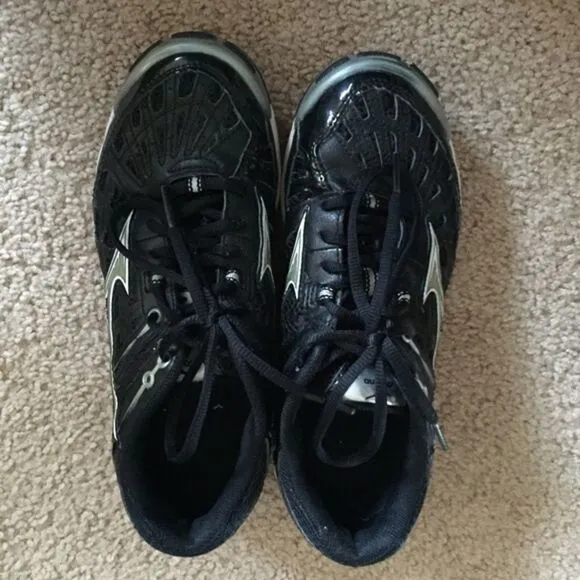 Mizuno Volleyball Black Shoes