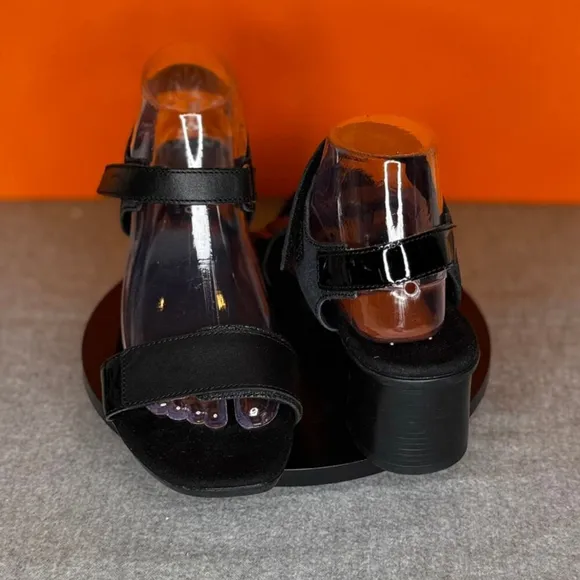 Munro Denise Sandal Heel Black Silver Metallic Leather Chunky Heel Size 9.5