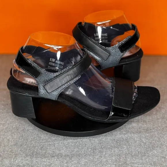 Munro Denise Sandal Heel Black Silver Metallic Leather Chunky Heel Size 9.5