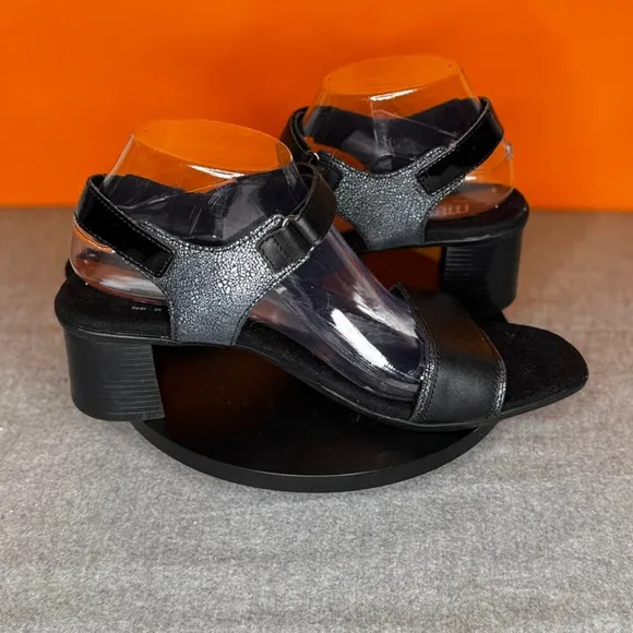 Munro Denise Sandal Heel Black Silver Metallic Leather Chunky Heel Size 9.5